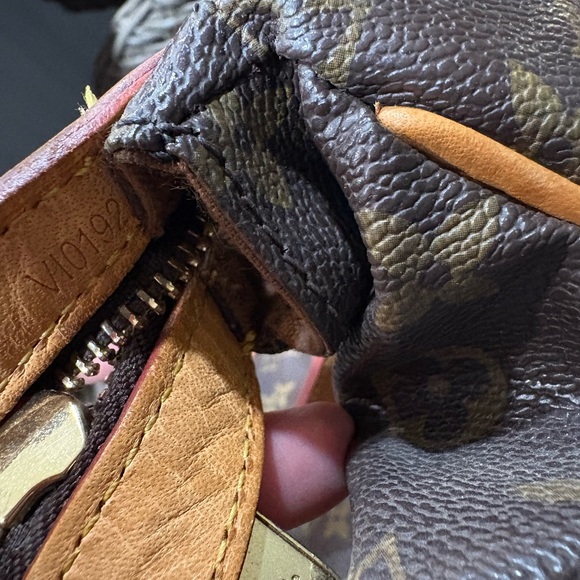 Louis Vuitton Brown and Tan Monogram Shoulder Bag stresa - Picture 10 of 14